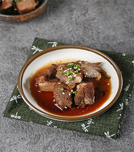 鹵汁牛舌